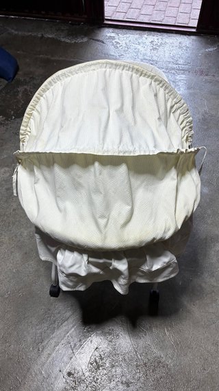 Capazo de bebé blanco