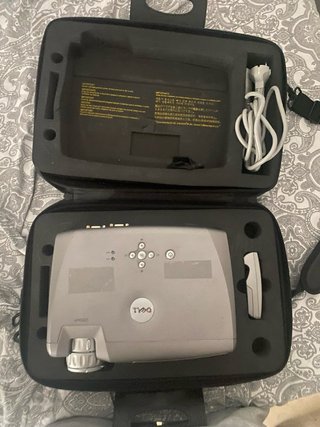 Proyector Dell 2300MP + Mando + Maletín