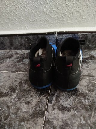 Botas de fútbol Adidas Talla 33