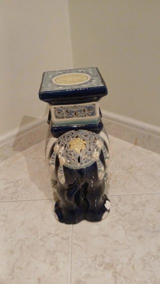 Elefante Cerâmica Vintage Azul e Branco