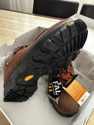 Botas FAL Gore-Tex Talla 44 suela Vibram. Nuevas
