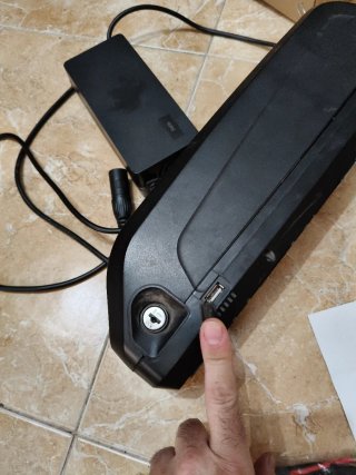 Batería y Cargador Bicicleta Eléctrica