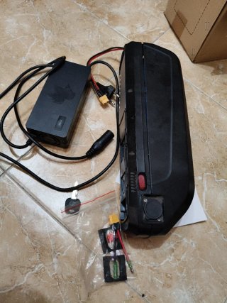 Batería y Cargador Bicicleta Eléctrica