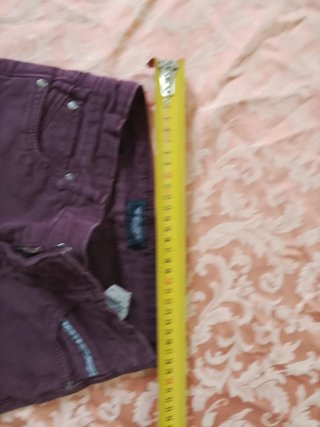 Pantaloni viola