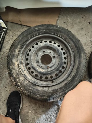 2 Neumáticos y llantas 145/70R13