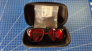 Gafas de Sol Arnette Negras y Rojas