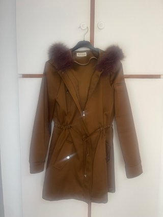 Gabardina Network con piel de zorro