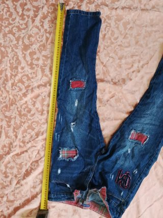 Pantaloni jeans uomo con toppe