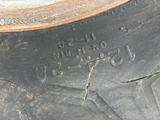 Ruedas Massey 135