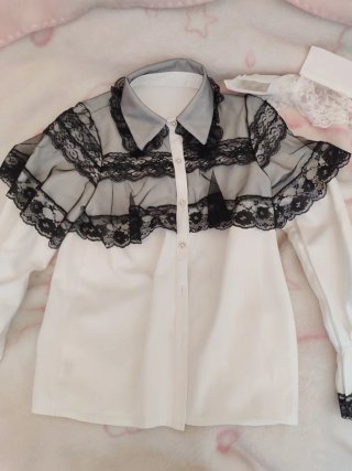 Blusa jirai blanca y negra original