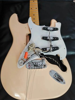Guitarra G&L S500