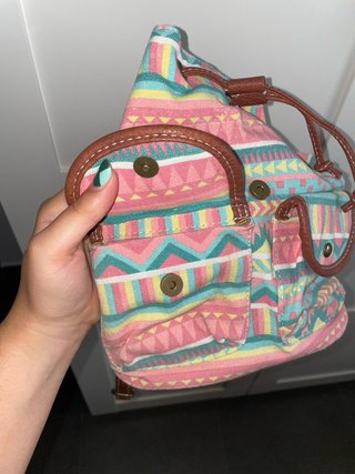 Mochila pequeña con estampado étnico