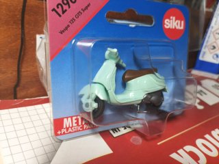 Siku Vespa 125 GTS Super