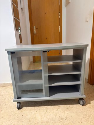 Mesa TV con ruedas y cristal
