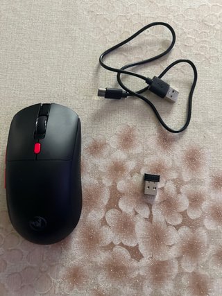 Ratón Gamer Negro y Rojo