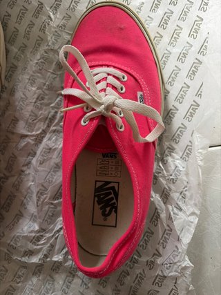 Zapatillas Vans Asher Slip-On, Color Rosa y Blanco