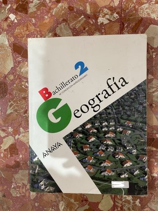 Libros forrados 1° y 2° Bachillerato.