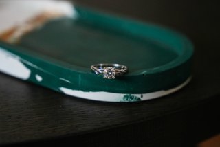 Anillo de compromiso de oro Moissanita