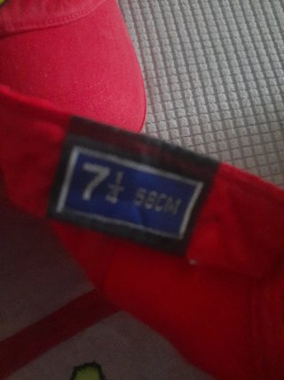 2 Gorras Ferrari Rojas 1 monster