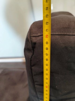Puf - Silla Bean Bag negro con respaldo alto.