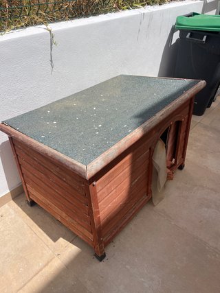 Caseta para perro de madera