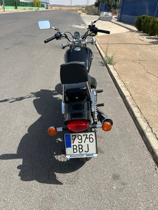 Suzuki Marauder 250 Cruiser Negra