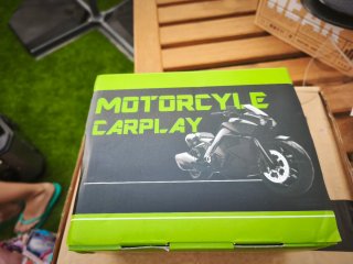 Pantalla Android para Moto + Anclaje