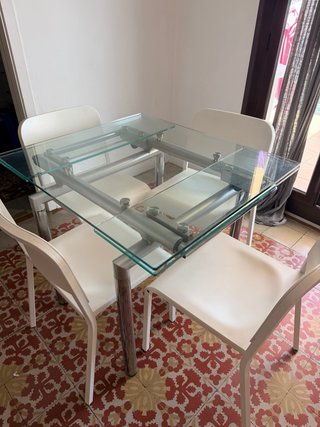 Mesa de cristal extensible mas 4 silla ikea