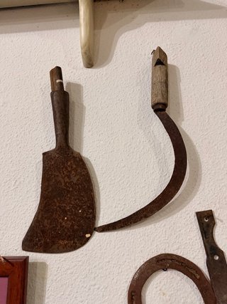 Lote herramientas antiguas y herraduras