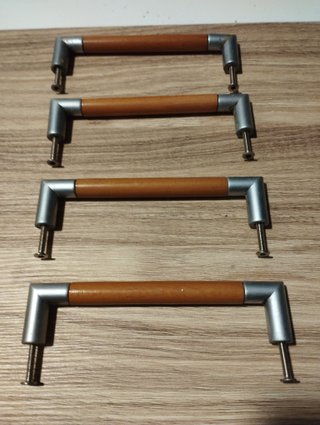 Tiradores metal y madera (4 unidades)