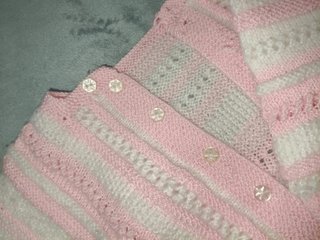 Chaqueta tejida a mano para bebé