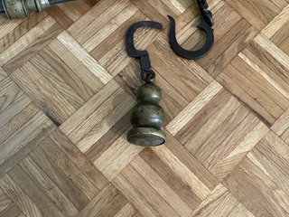 Balanza romana antigua con estuche