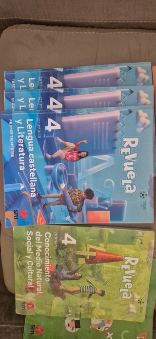Libros 4 primaria Revuela SM. 8 libros en total