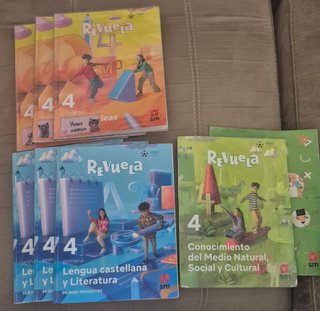 Libros 4 primaria Revuela SM. 8 libros en total