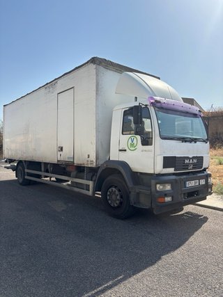 Camión Paquetero MAN 18.224