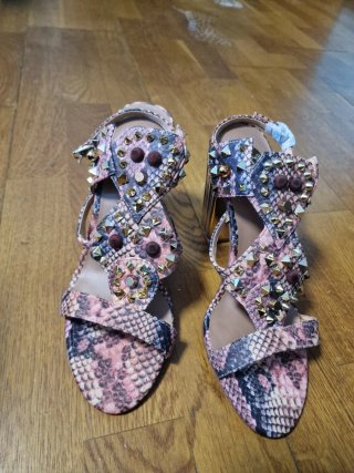 Zapatillas varias para mujer