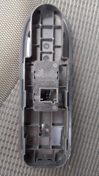Mando elevalunas D. Dcho Peugeot 308 I 96565184XT
