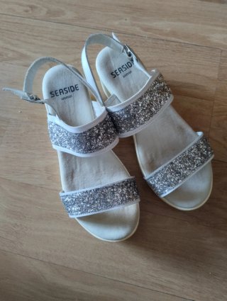 Sandalias de plataforma con purpurina plateada