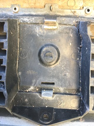 reja parachoques, calandra Seat Toledo 1
