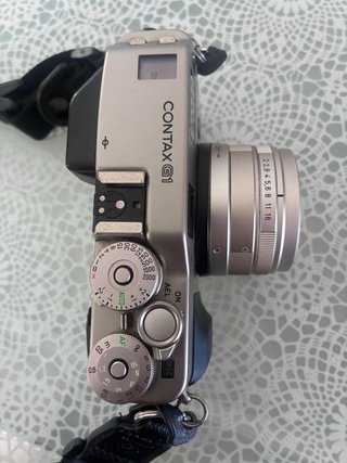 Contax G1 con objetivo Carl Zeiss