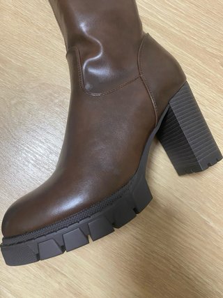 Botas altas marrones con plataforma