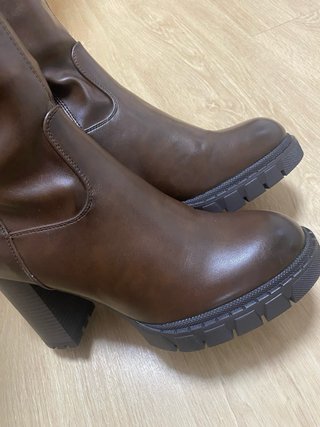 Botas altas marrones con plataforma