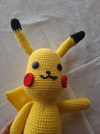 Peluche Pikachu Amigurumi Crochet (Hecho a Mano)