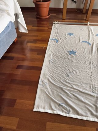 Store con barra azul y blanco