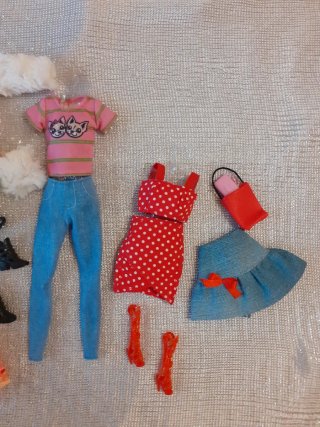 Abiti per Barbie e simili