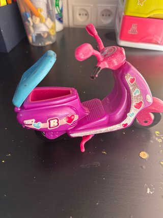 Muñeca Barriguita con moto y accesorios