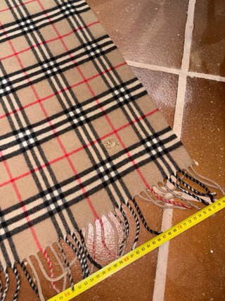 Bufanda Burberry Lana Beige y Roja