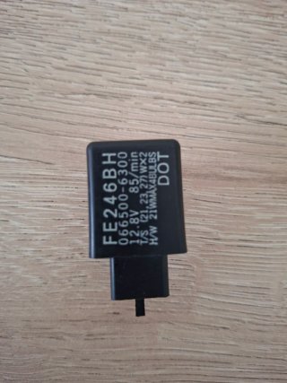 Relé intermitente Yamaha FE246BH 12.8V