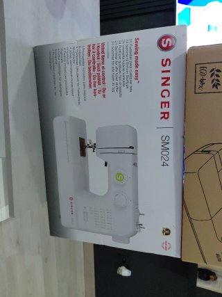 Máquina de coser SINGER SM024