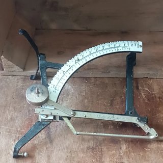 Báscula antigua pesa carta sin plato c/ sello 31cm